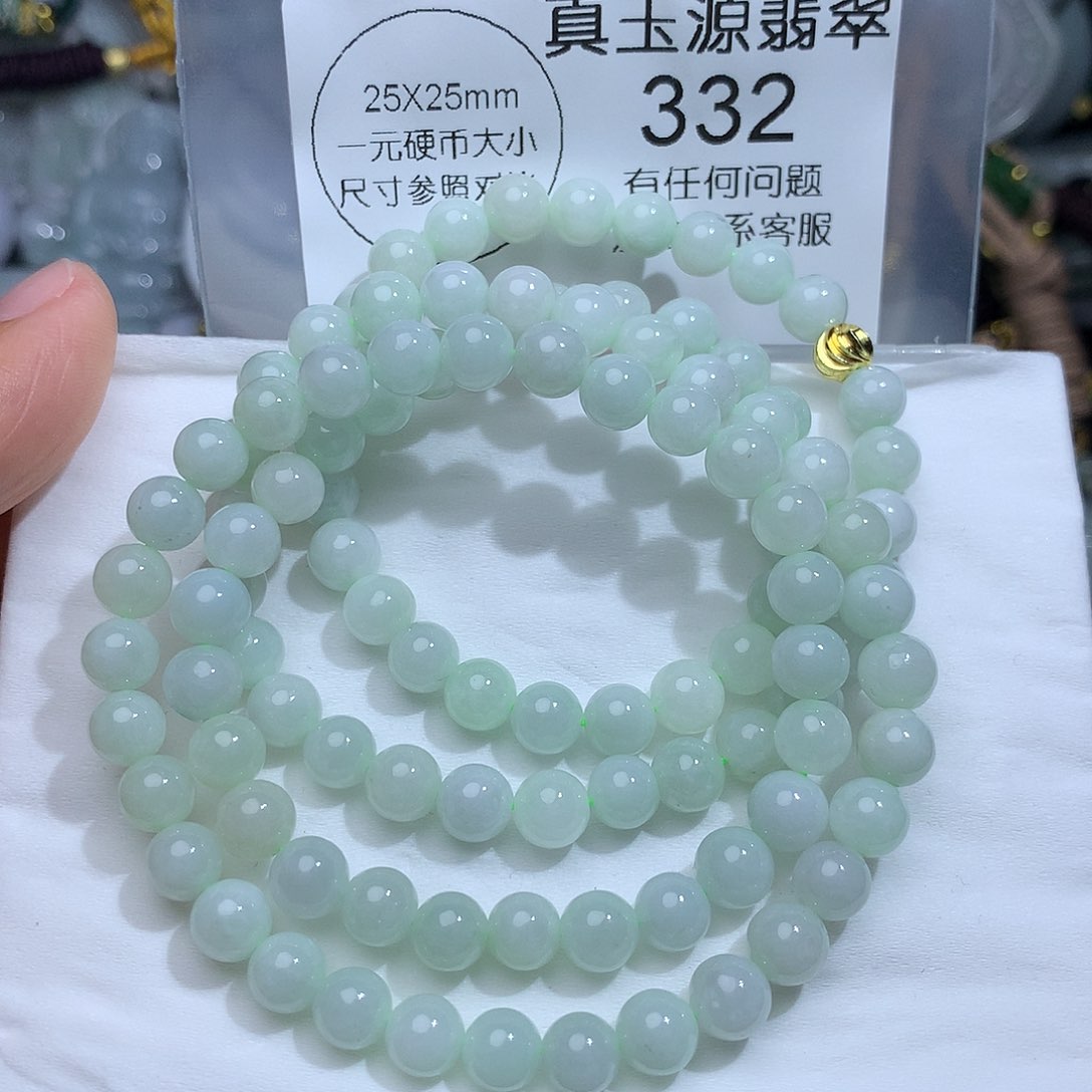 翡翠未镶嵌颈饰332。