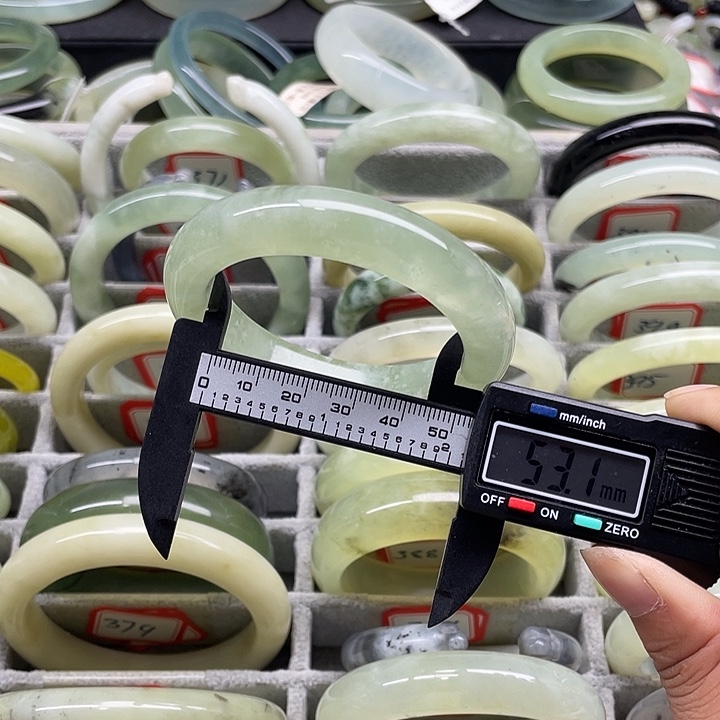 未镶嵌蛇纹石玉手镯382