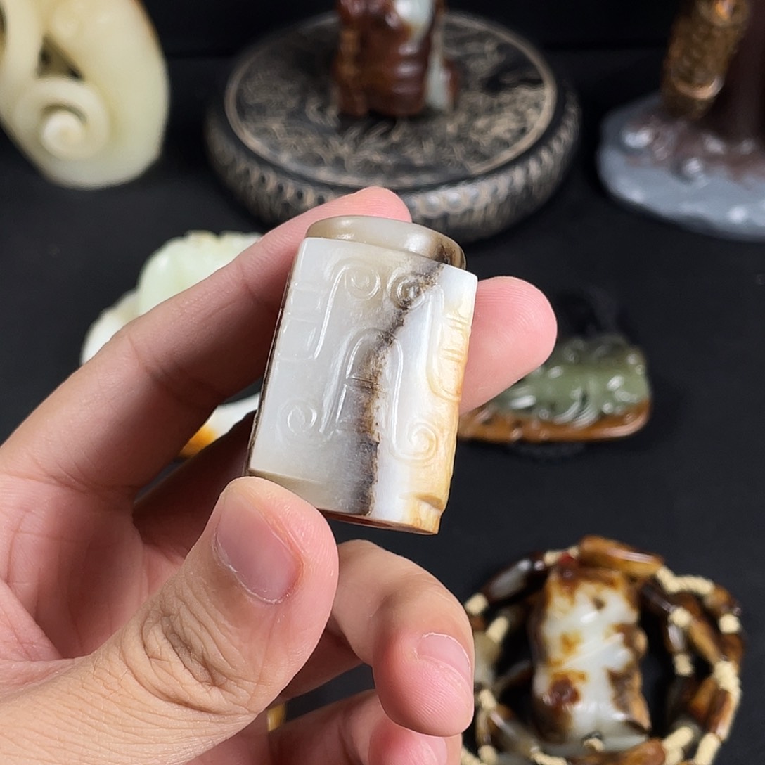 股***考和田玉未镶嵌颈饰