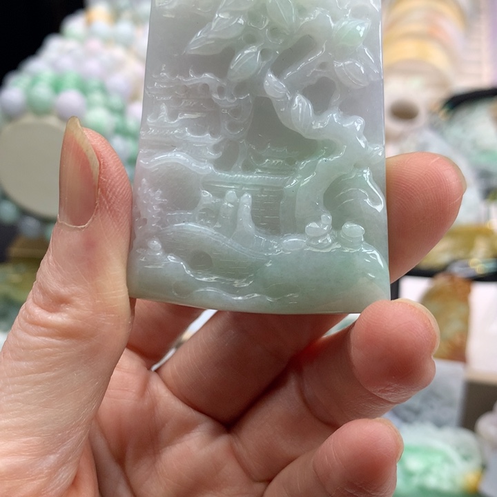 翡翠颈饰未镶嵌吊坠