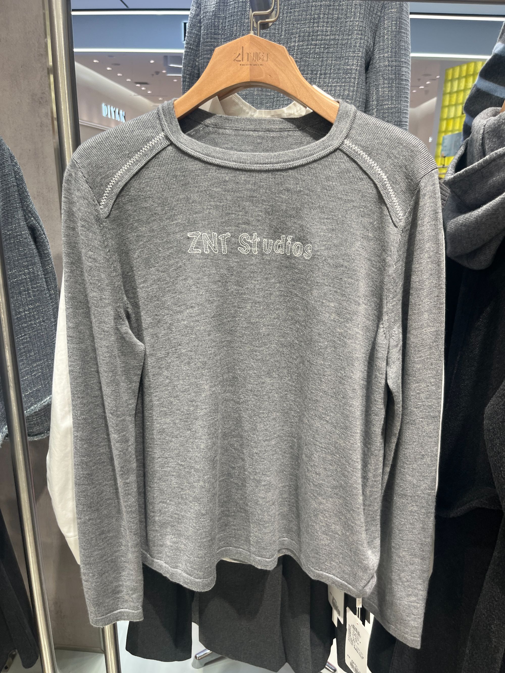 章那汀/53566冬季新款灰色百搭针织毛衣