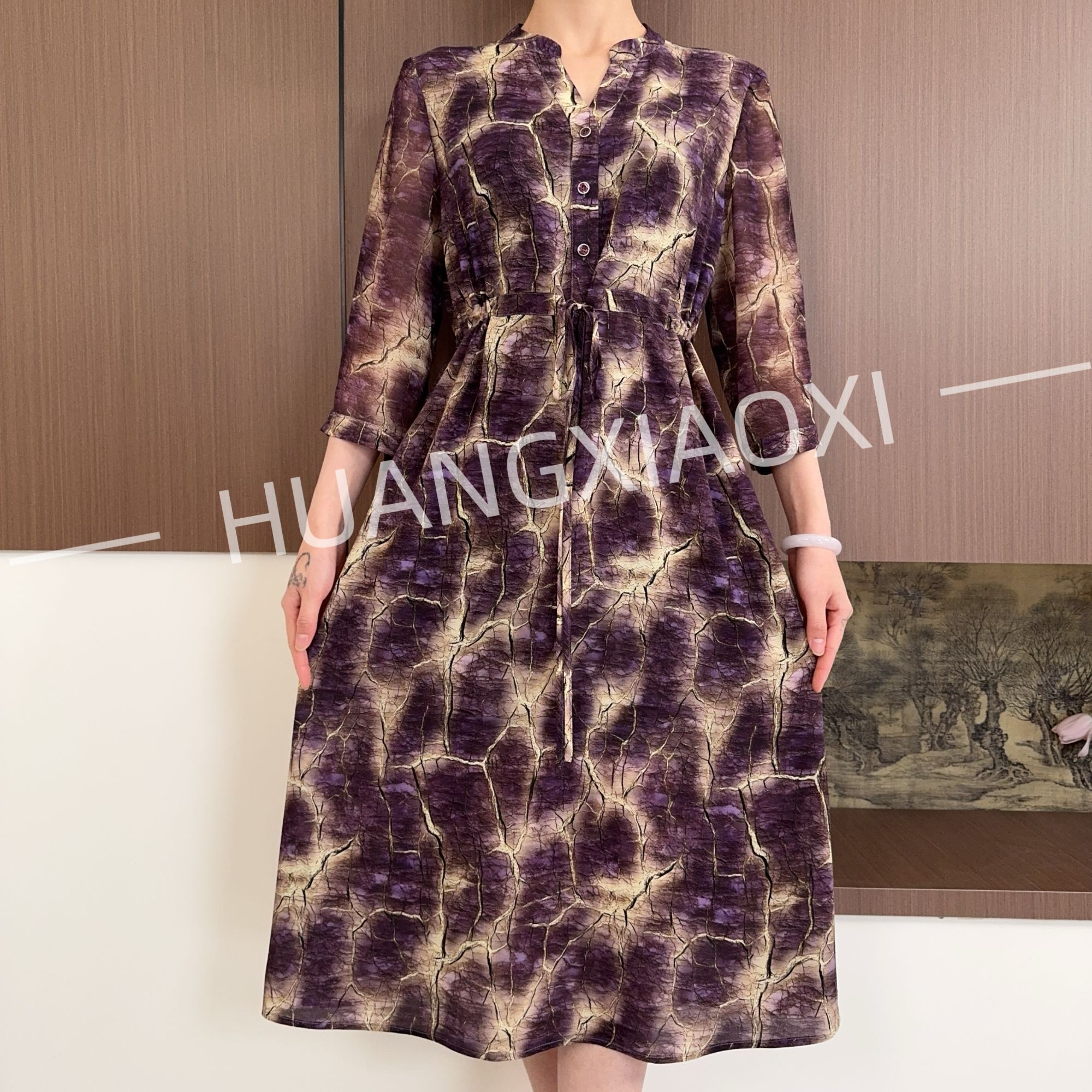 HUANGXIAOXI 紫金龟裂纹中袖抽绳款高级感连衣裙HXX-168