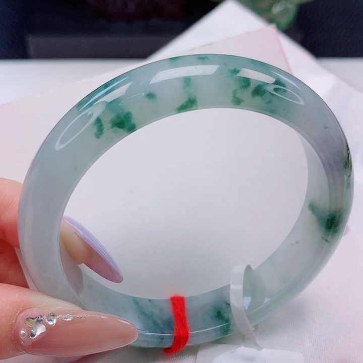 翡翠未镶嵌手镯57圈