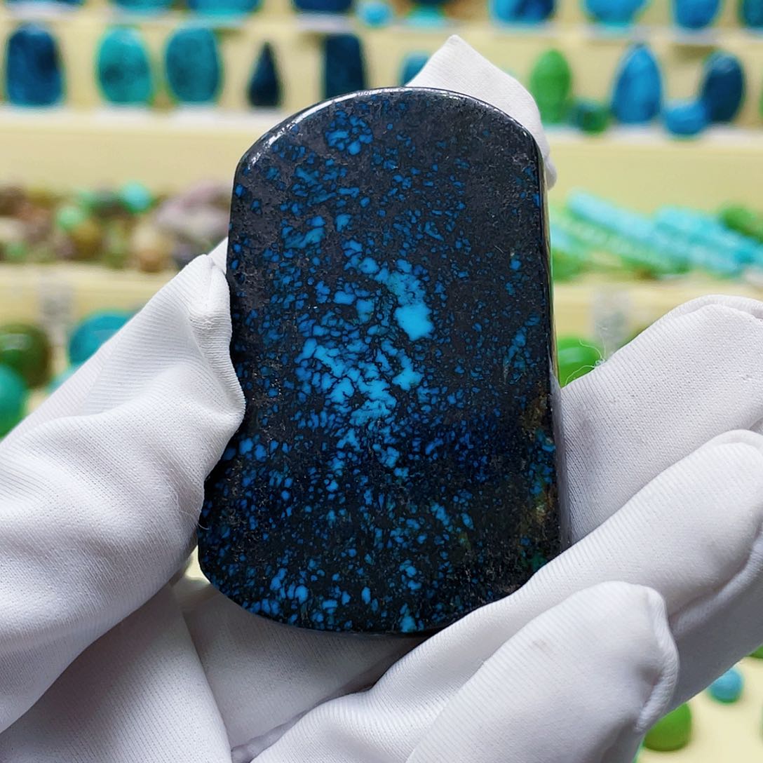 绿松石颈饰未镶嵌