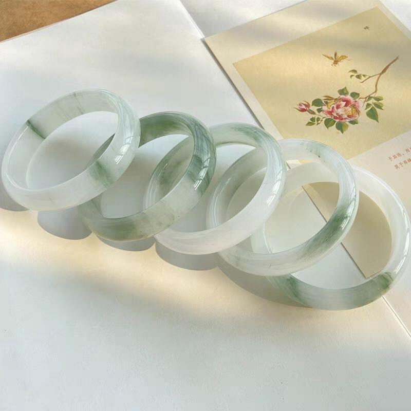 新疆天然天山翠冰翠白飘绿