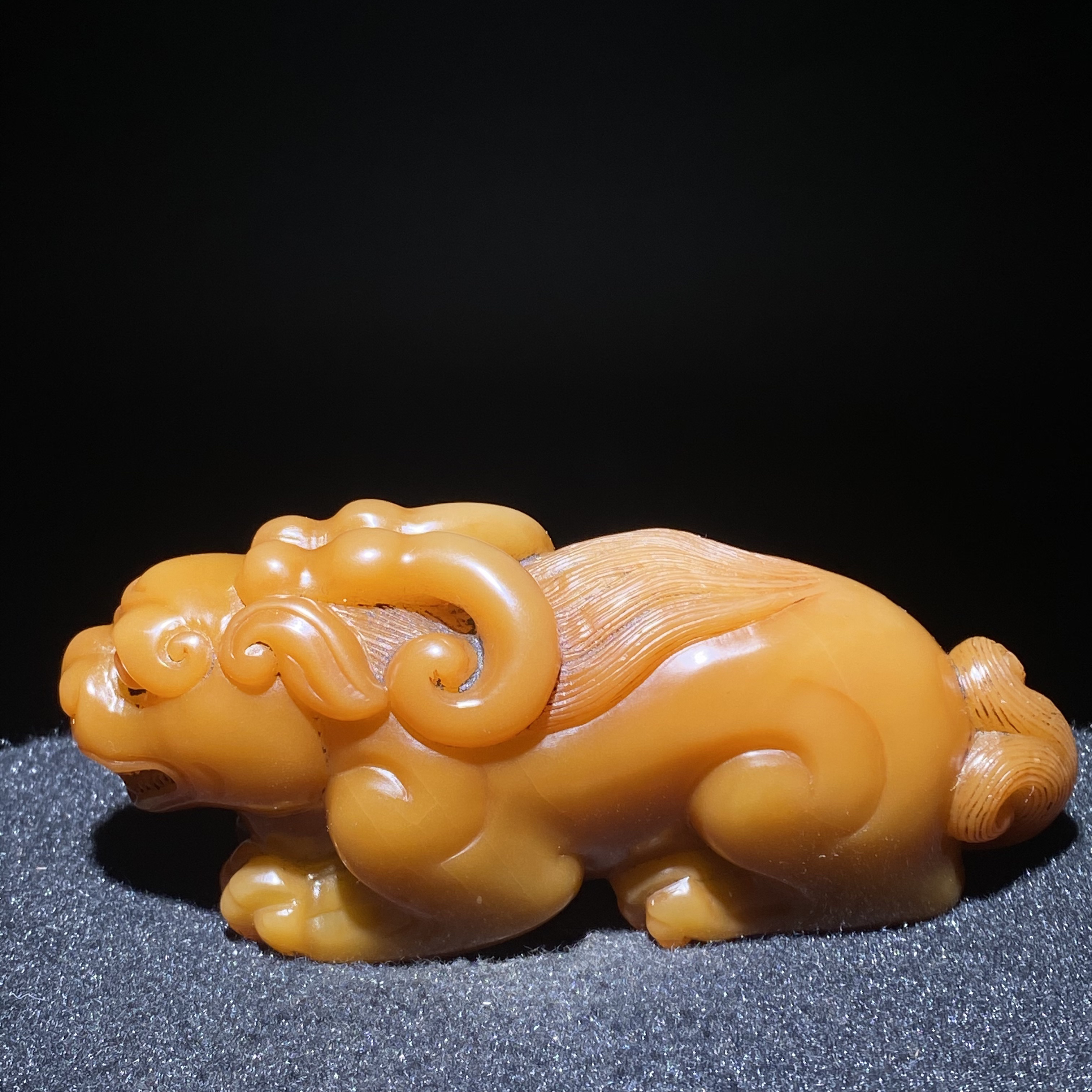 传世典藏寿山石田黄瑞兽把件2412180174