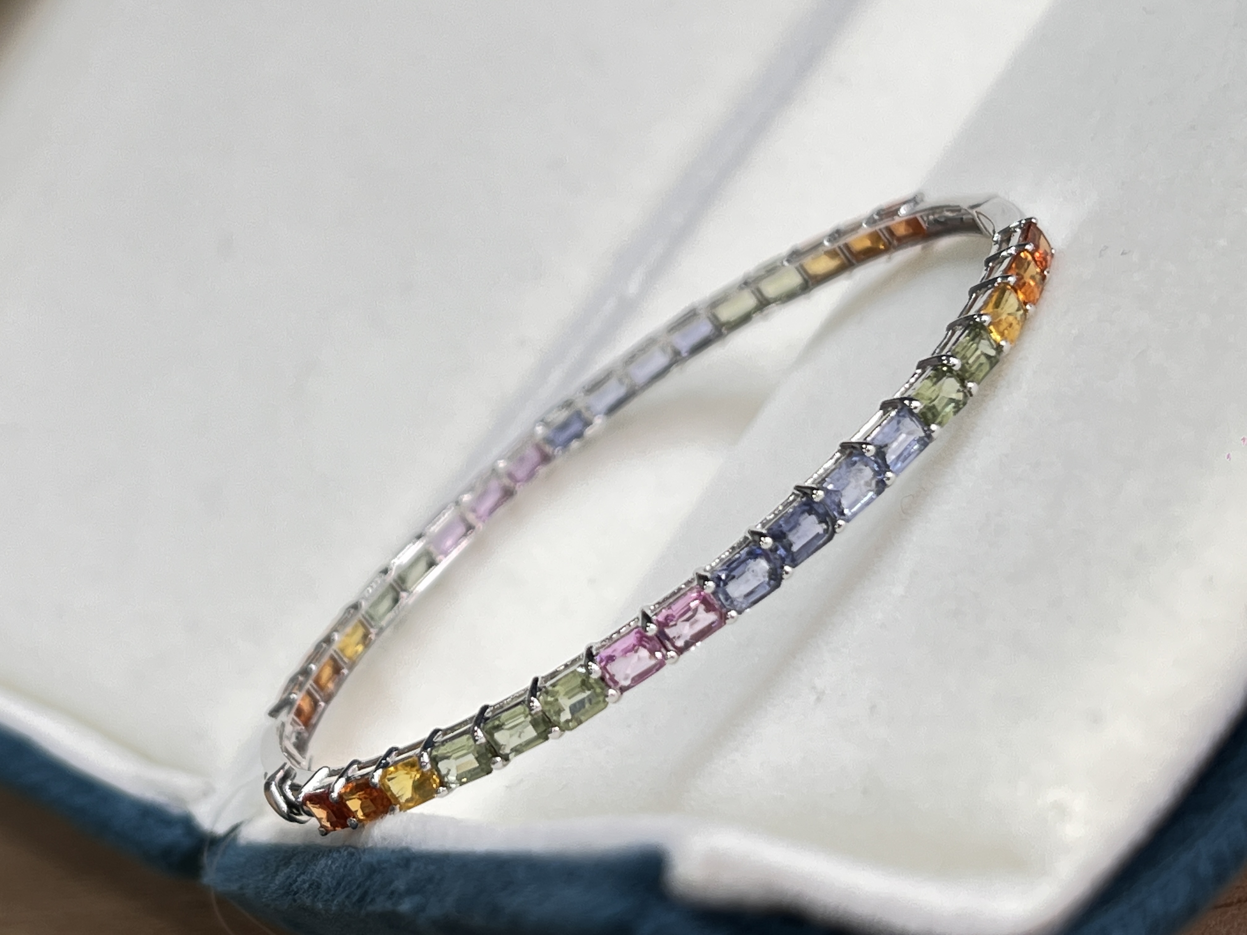 18K彩蓝宝石手镯-DZ