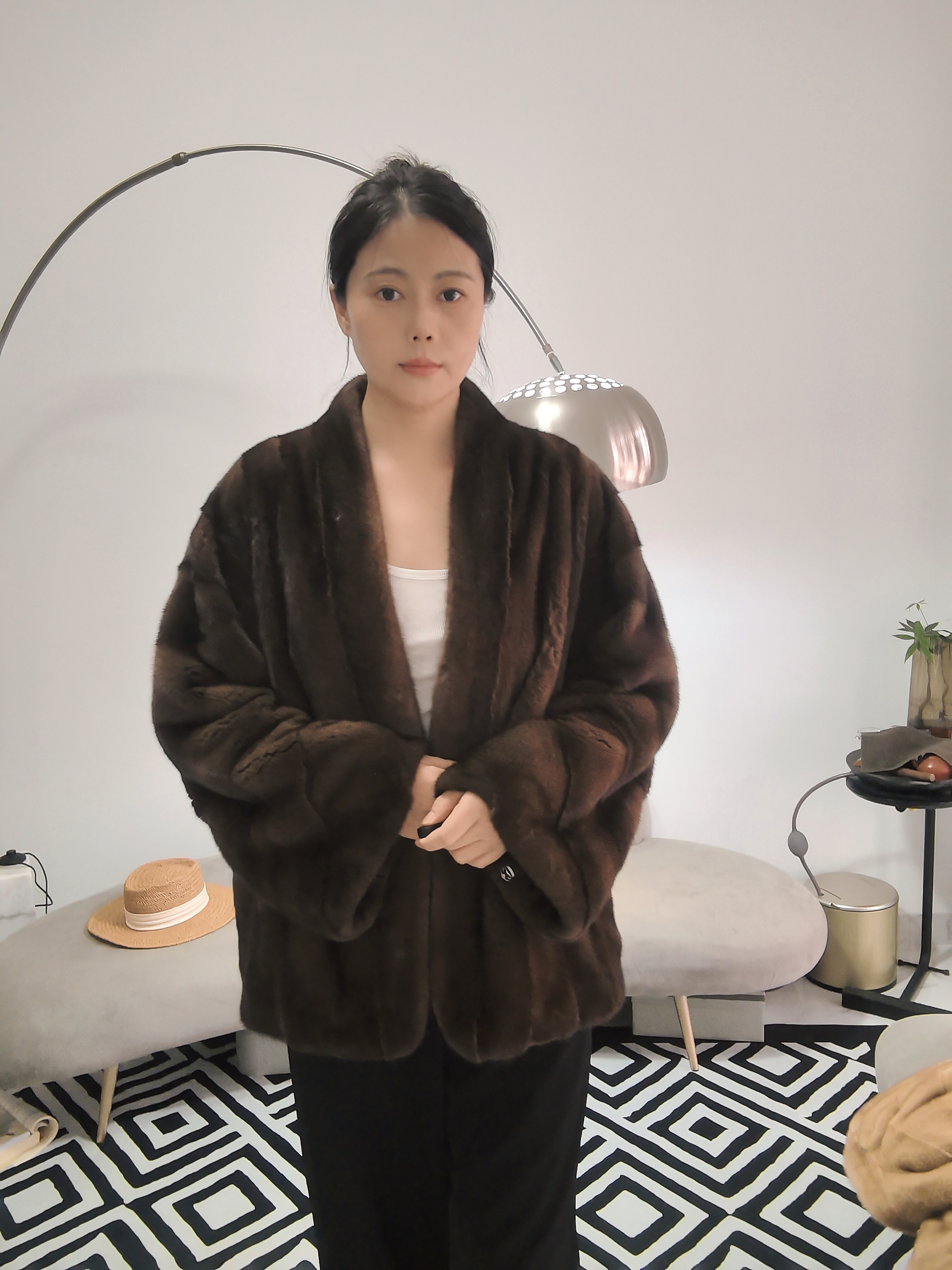 海宁进口水貂品质皮草外套直播本皮本色女款显瘦慵懒V领2025新款