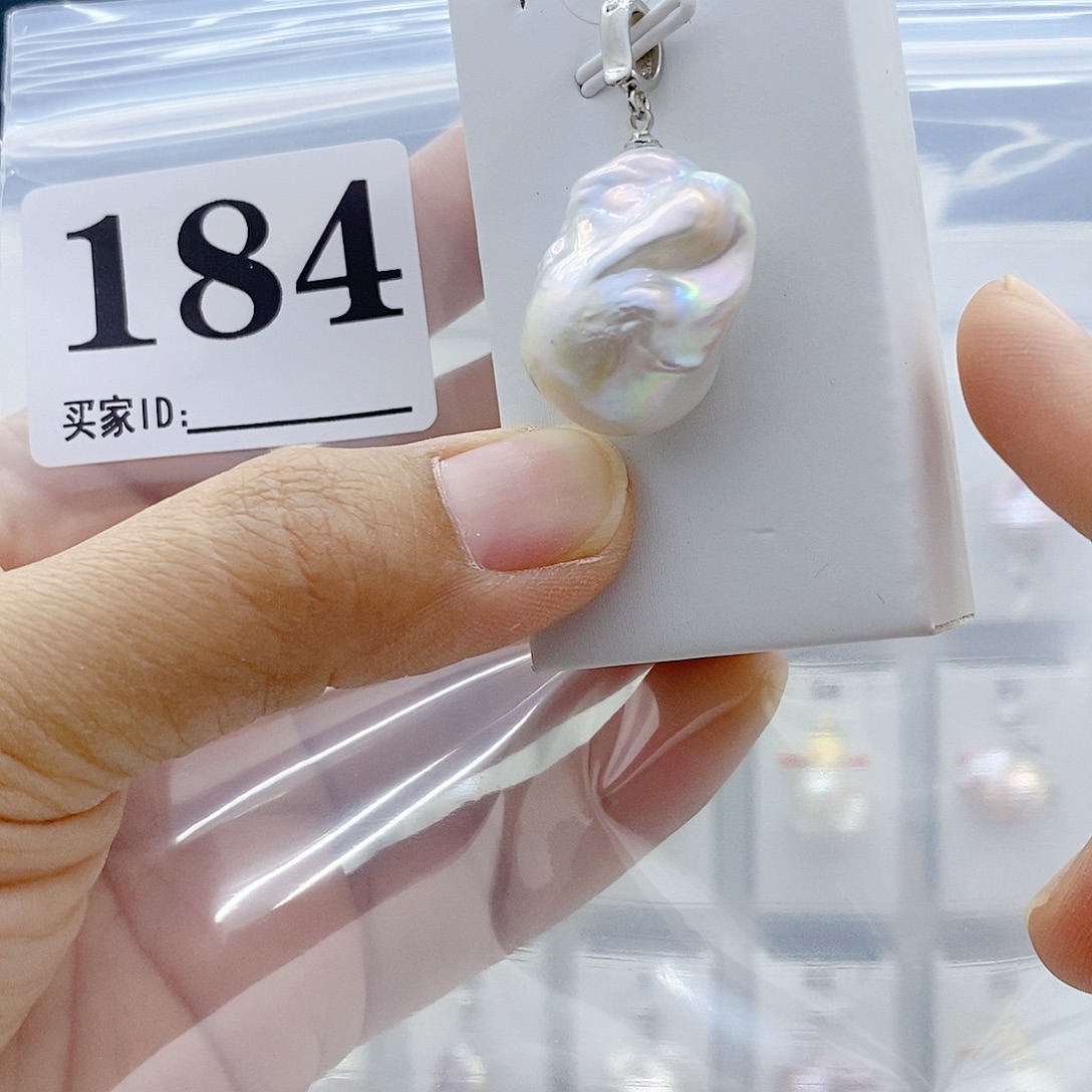 钛钢颈饰淡水珍珠