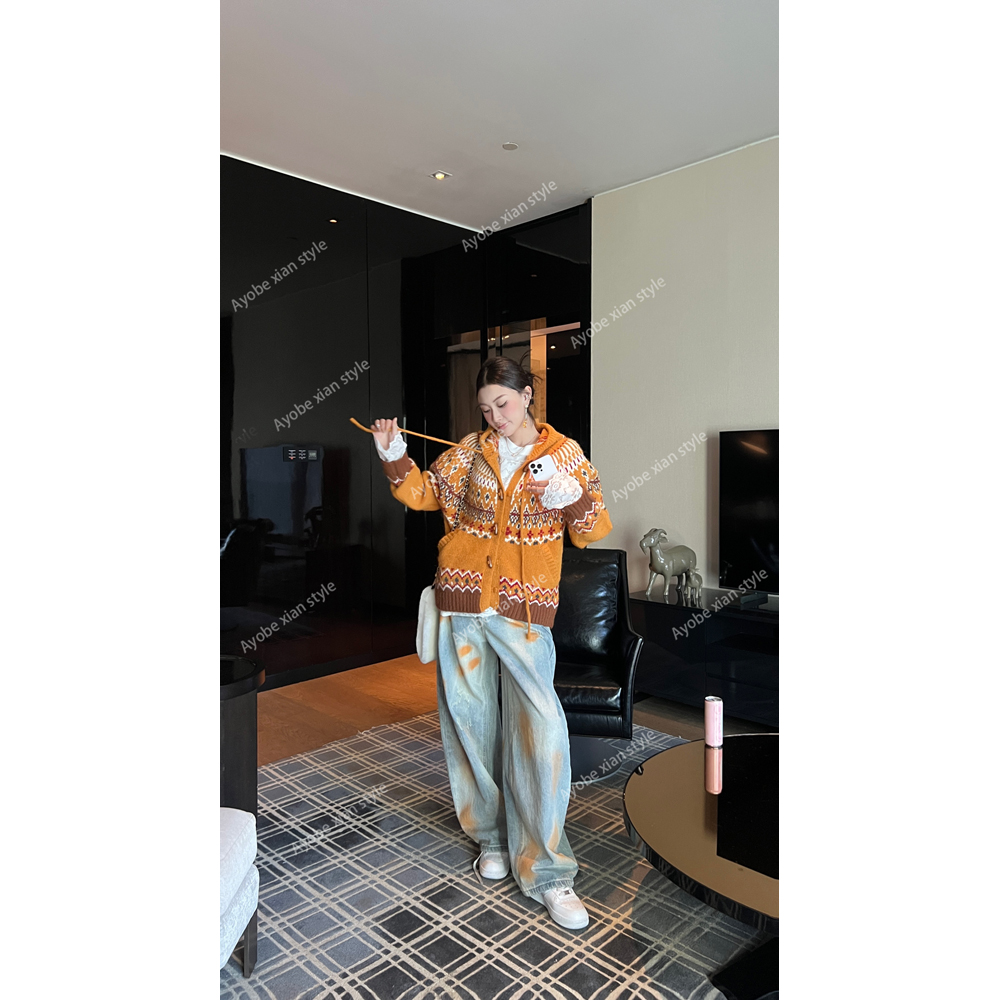 【AYOBE】小贤   费尔岛复古提花彩色系连帽针织开衫