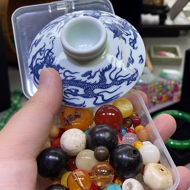 瓷片不哈哈哈哈哈哈哈哈哈哈吧