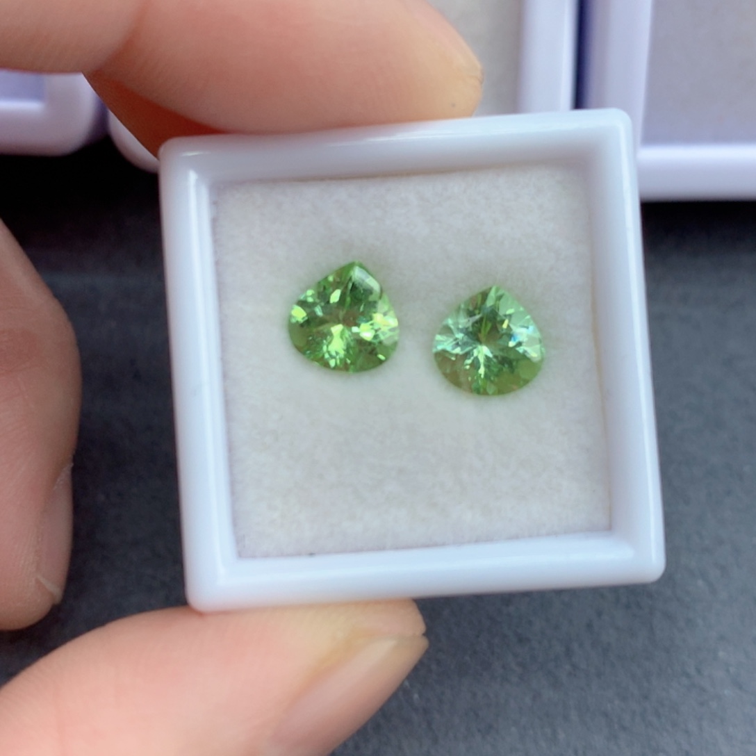 绿色碧玺2.08克拉裸石未镶嵌