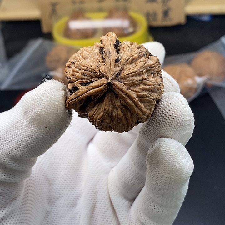 墨***～文玩核桃吊坠瑕疵不退不换