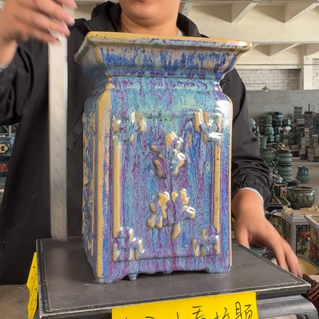。一风堂石湾花盆 底部磕碰 打磨痕迹 面宽19高29