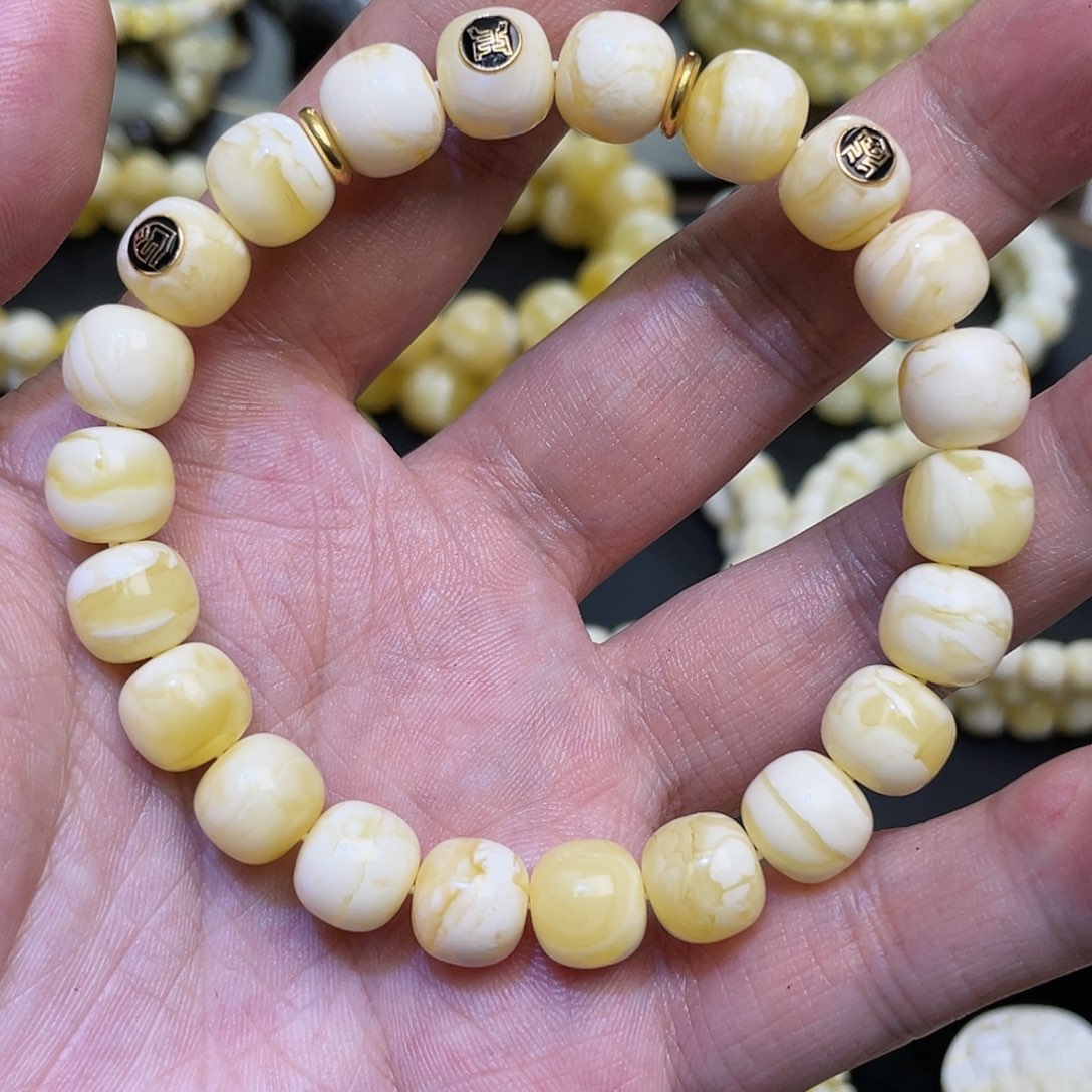 蜜蜡手串18K金镶嵌10mm石膏瓷白妖花