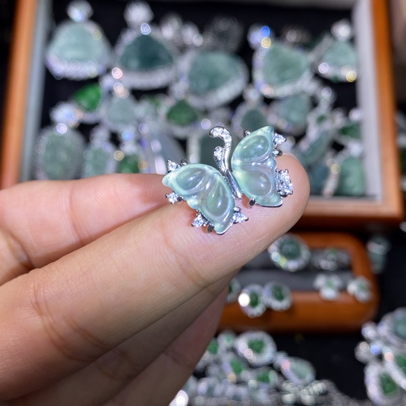 【闪购商品】翡翠颈饰未镶嵌天然