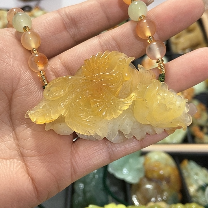 蛇纹石玉挂件未镶嵌