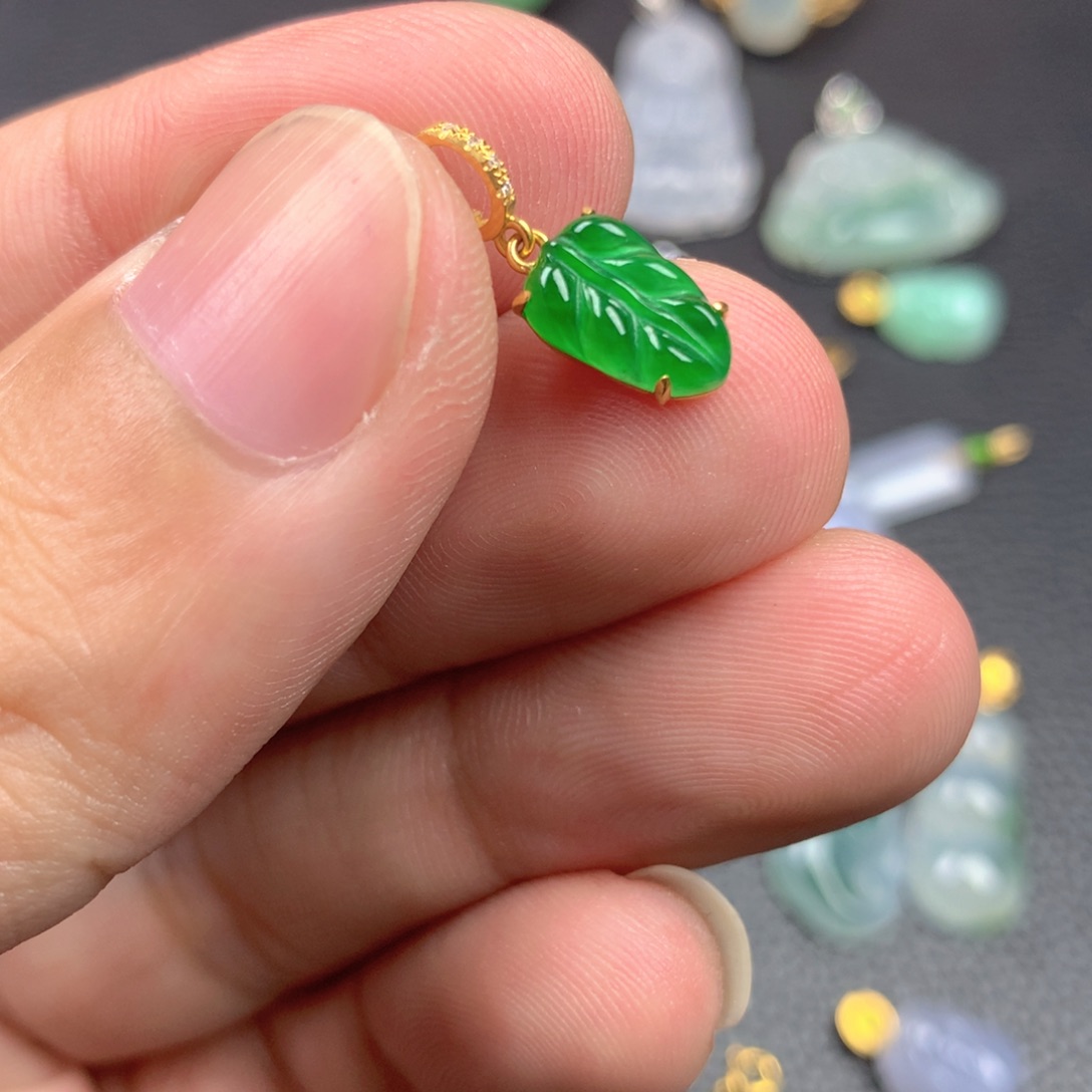 【闪购商品】翡翠18K金镶嵌颈饰翡翠