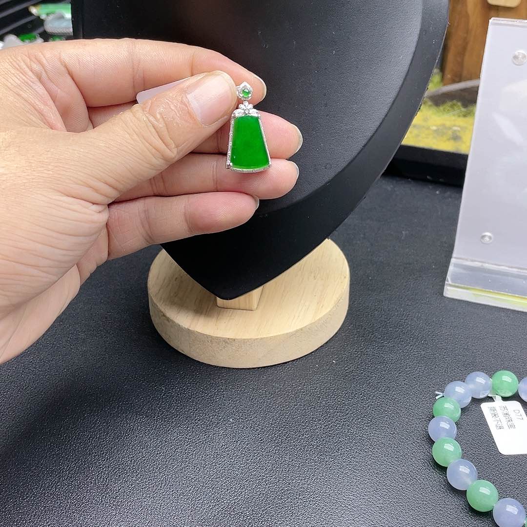 翡翠颈饰18K金镶嵌回流