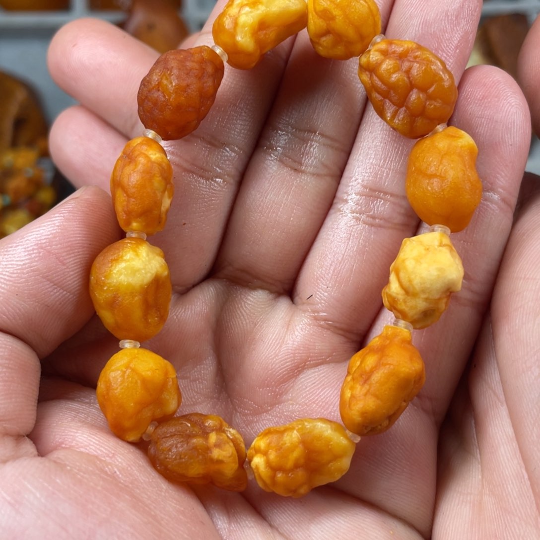 琥珀珠宝奇石未镶嵌