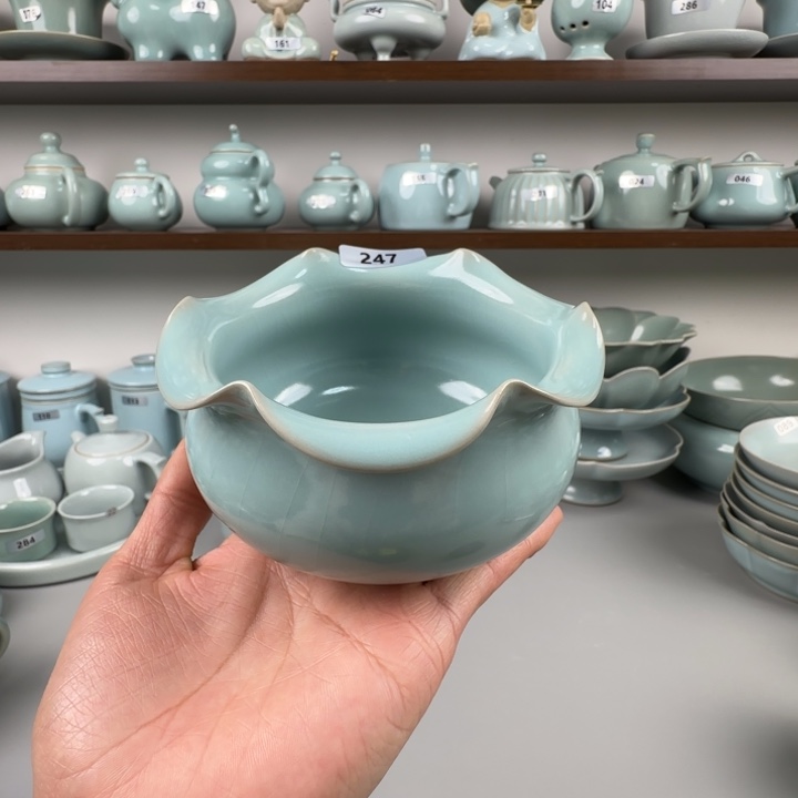 风***瓷片汝瓷花口茶洗支钉烧仿古釉247