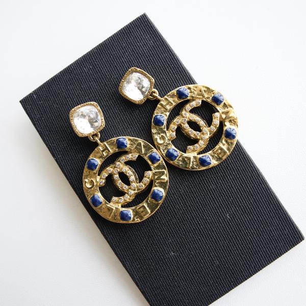 Chanel手工青金石点缀圆形镂空耳钉