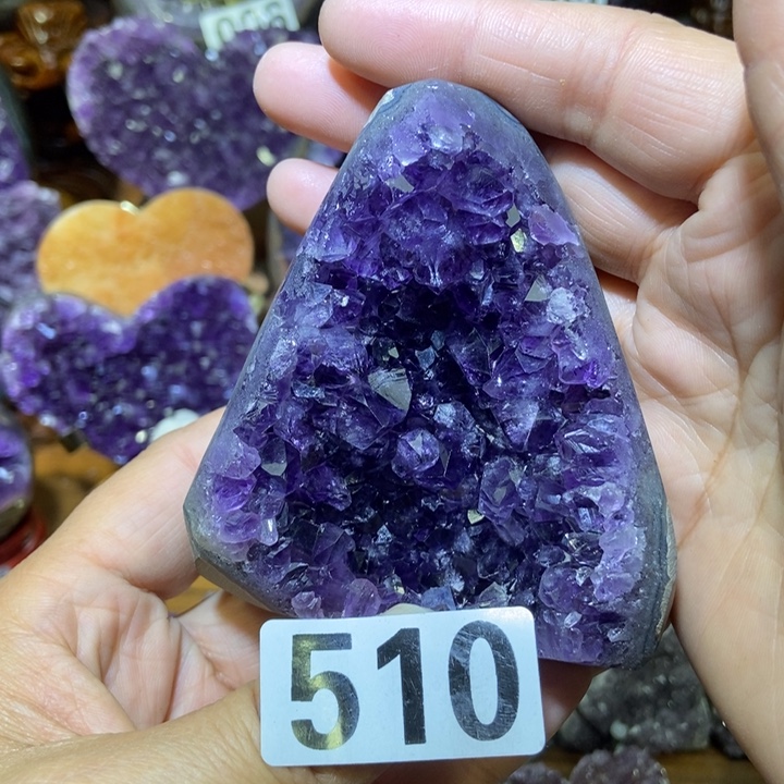 紫晶未镶嵌大型摆件（非配饰）