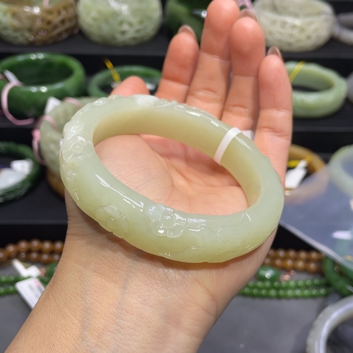 和田玉手镯57+圈口 编号67未镶嵌