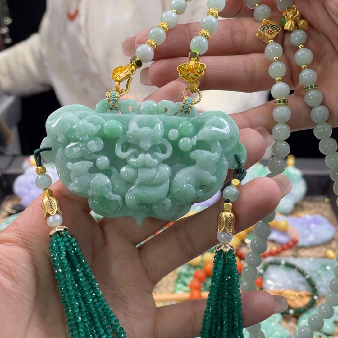 翡翠颈饰未镶嵌代编织