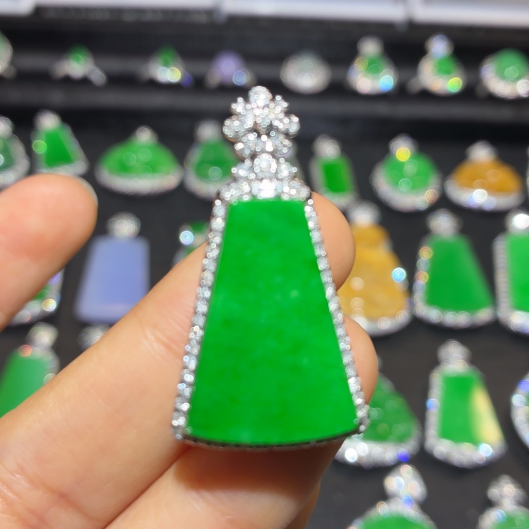 翡翠18K金镶嵌吊坠(不含链)翡翠