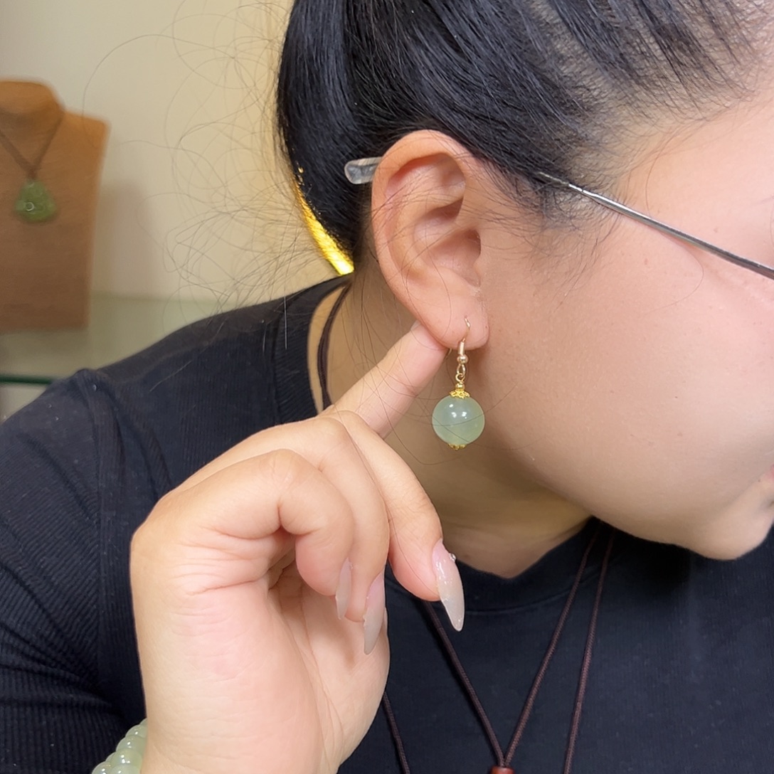 蛇纹石玉未镶嵌吊坠