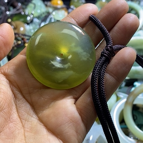 岫玉颈饰未镶嵌挂件