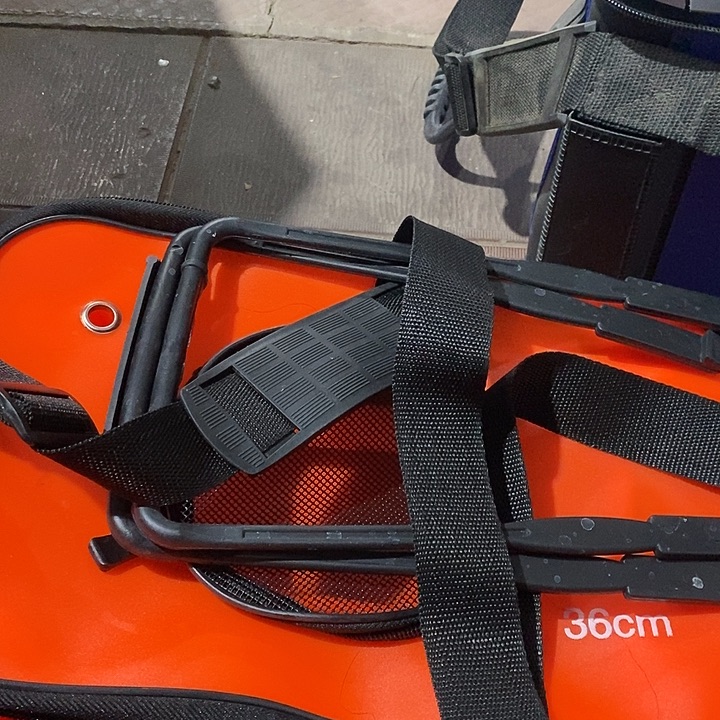 橙色活鱼桶发一个。。。