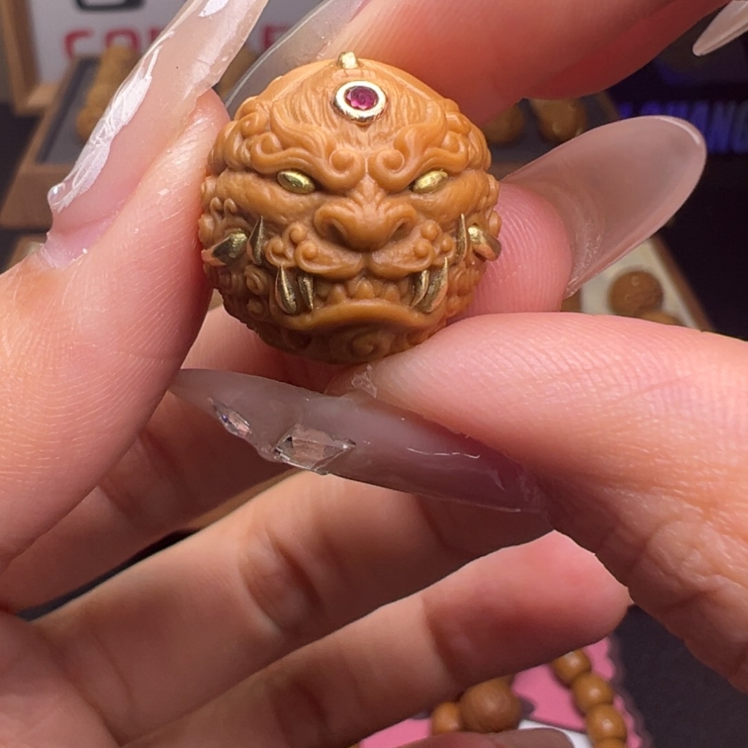 文玩核桃把件镶嵌款唐狮18左右尺寸全品有正常封口线