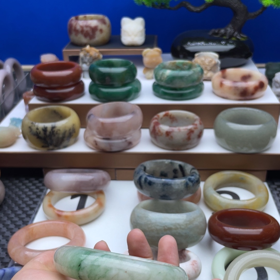 石英质玉手镯未镶嵌玉