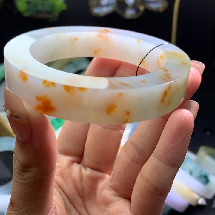 定制翡翠洒金翡翠手镯未镶嵌