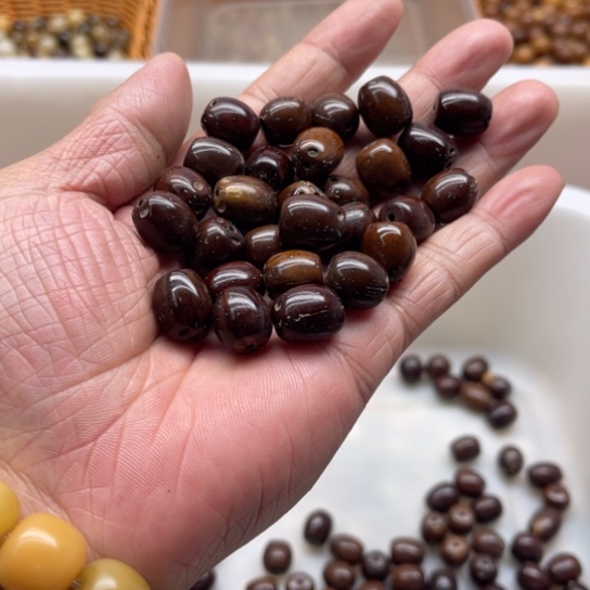 白玉菩提吊坠瑕疵13紫金鼠20颗