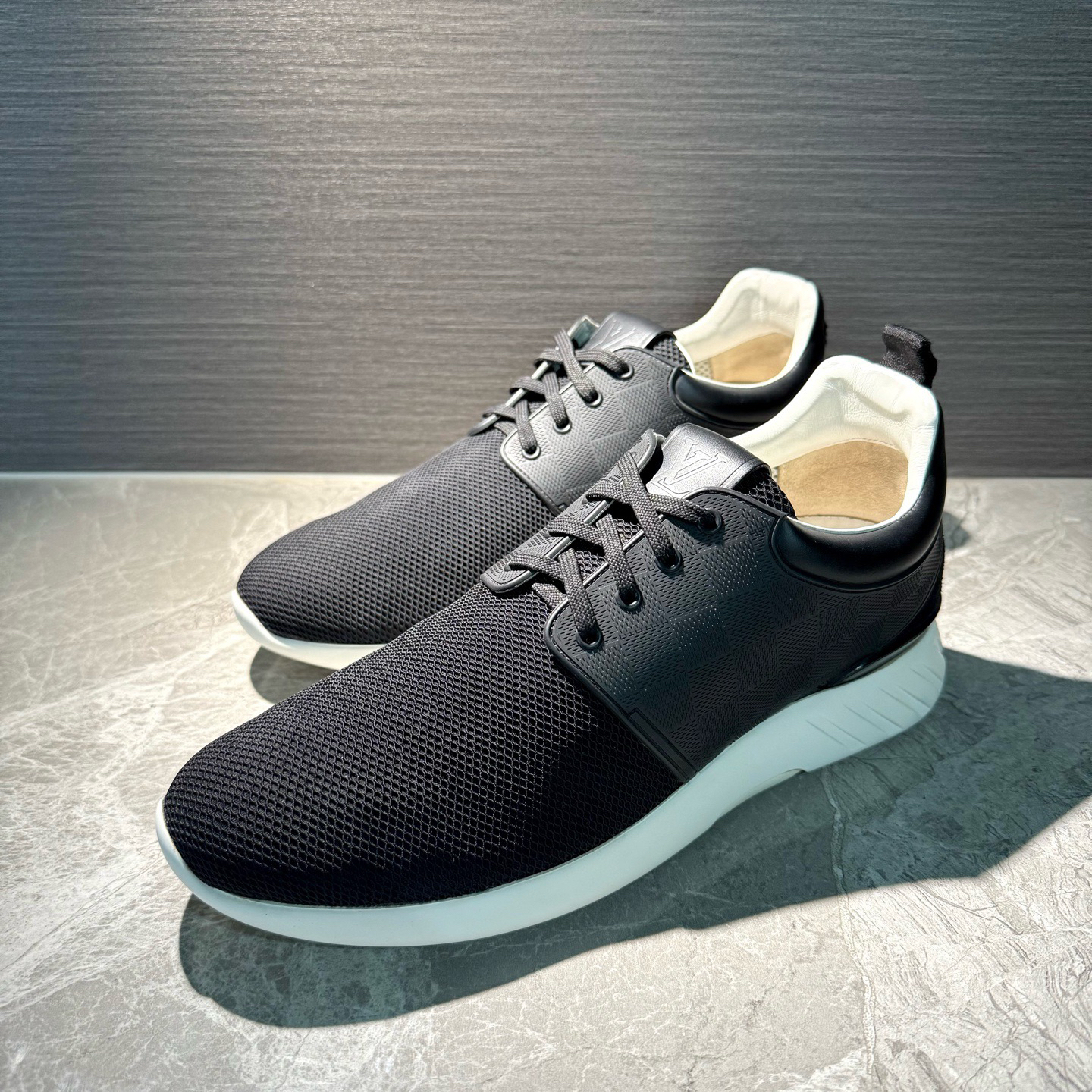 99新 LouisVuitton/路易威登 黑色网面棋盘格休闲运动鞋 客户寄售