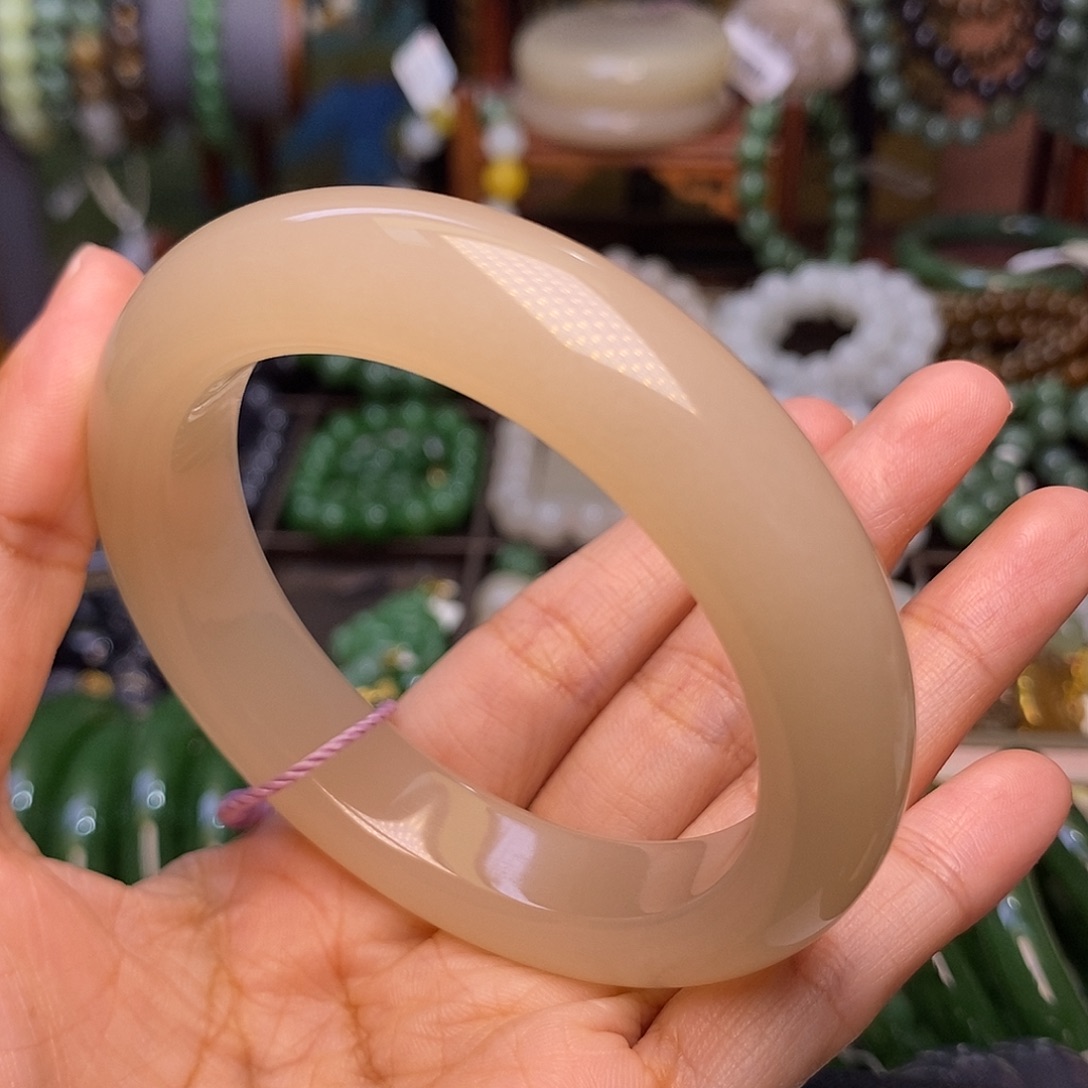 未镶嵌手镯和田玉55.8 熟藕粉脂膏级手镯天花板