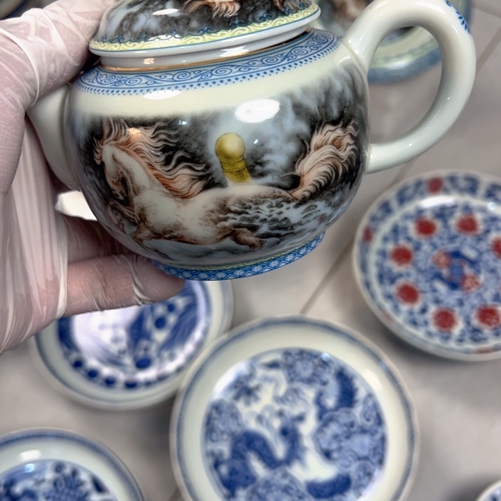 瓷片白青花粉彩梦马茶壶全品