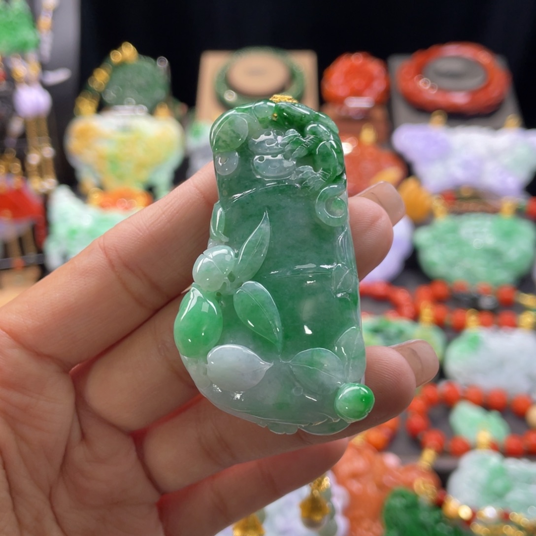 翡翠颈饰未镶嵌代编织