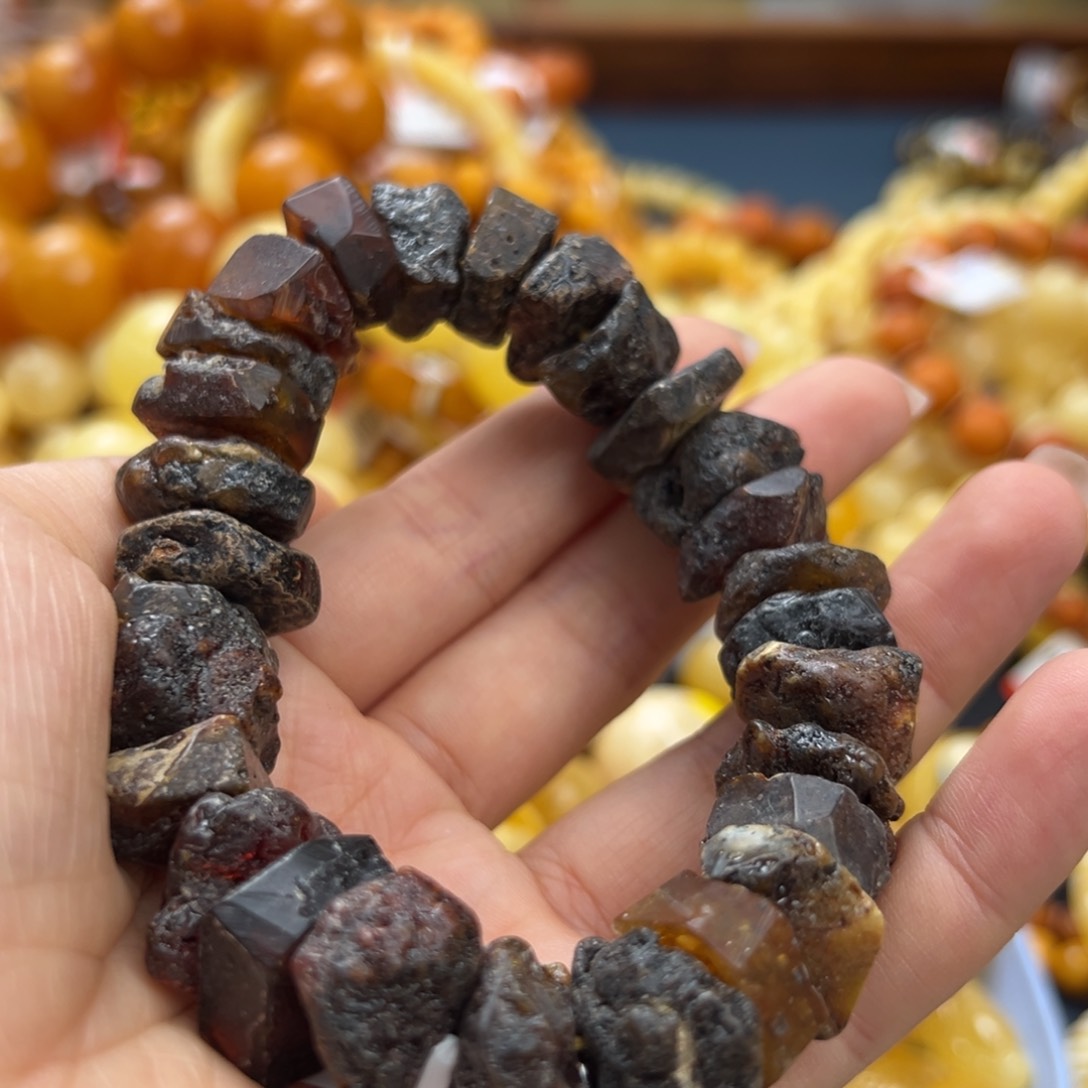 未镶嵌琥珀珠宝奇石