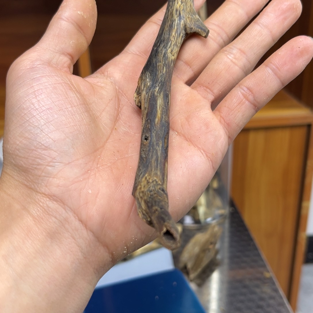 沉香沉香碎屑赵**?九汾13克t r