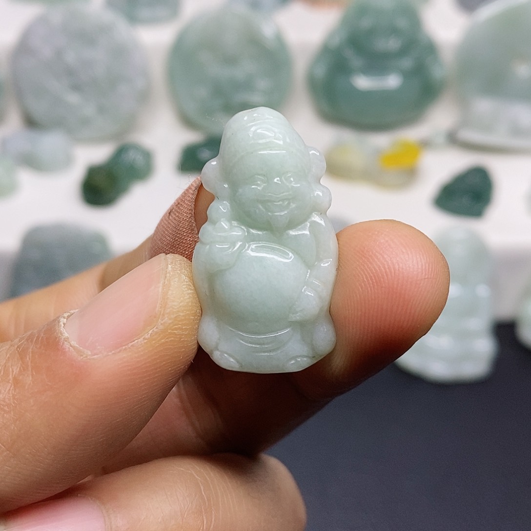 翡翠颈饰未镶嵌吊坠