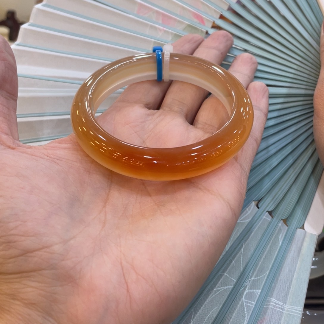 玛瑙/玉髓手镯未镶嵌三****