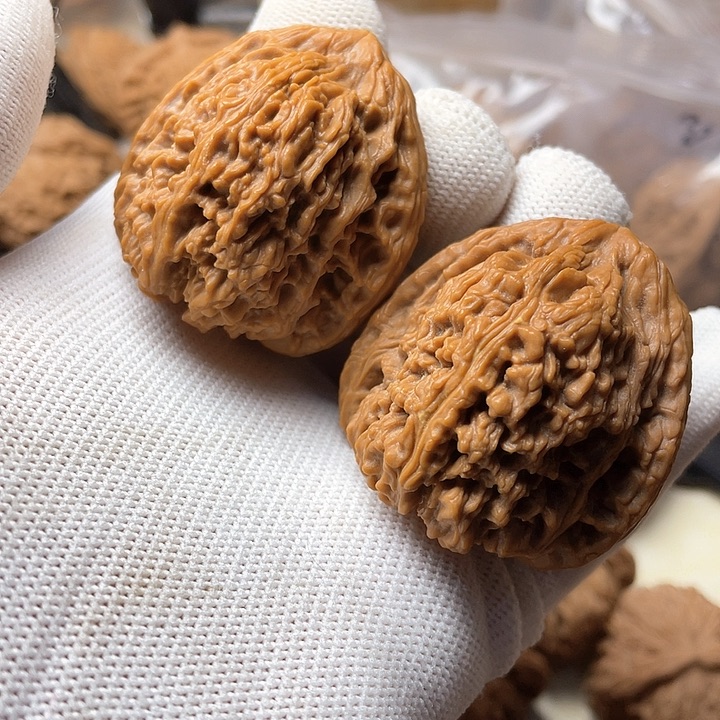 桃核吊坠南疆石狮子头