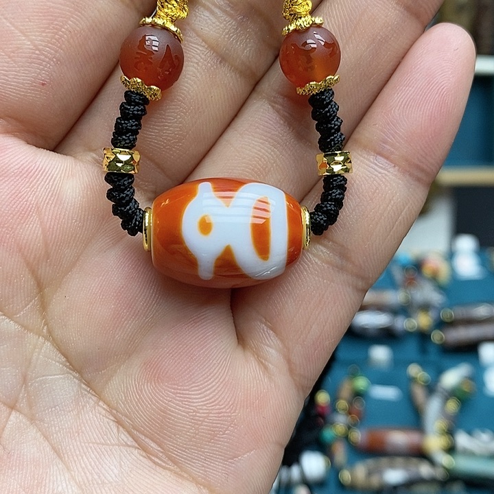 玛瑙/玉髓颈饰合金