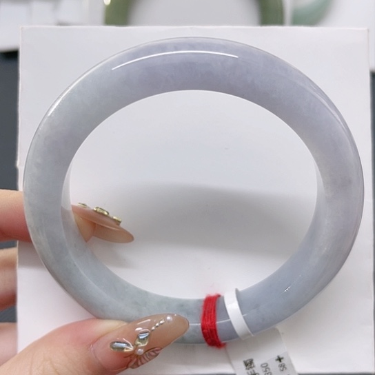 翡翠手镯未镶嵌A货