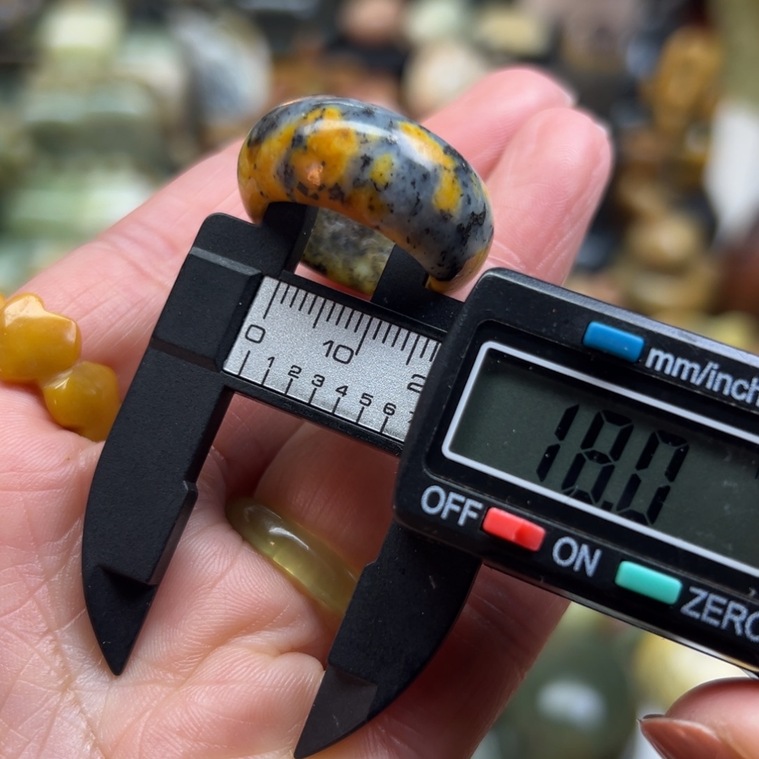 岫玉未镶嵌颈饰花玉球蓝18口