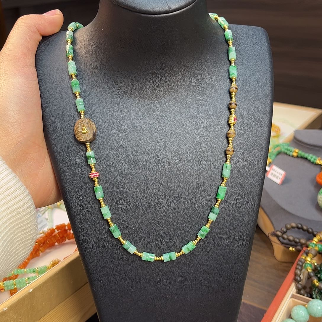 翡翠未镶嵌颈饰福利